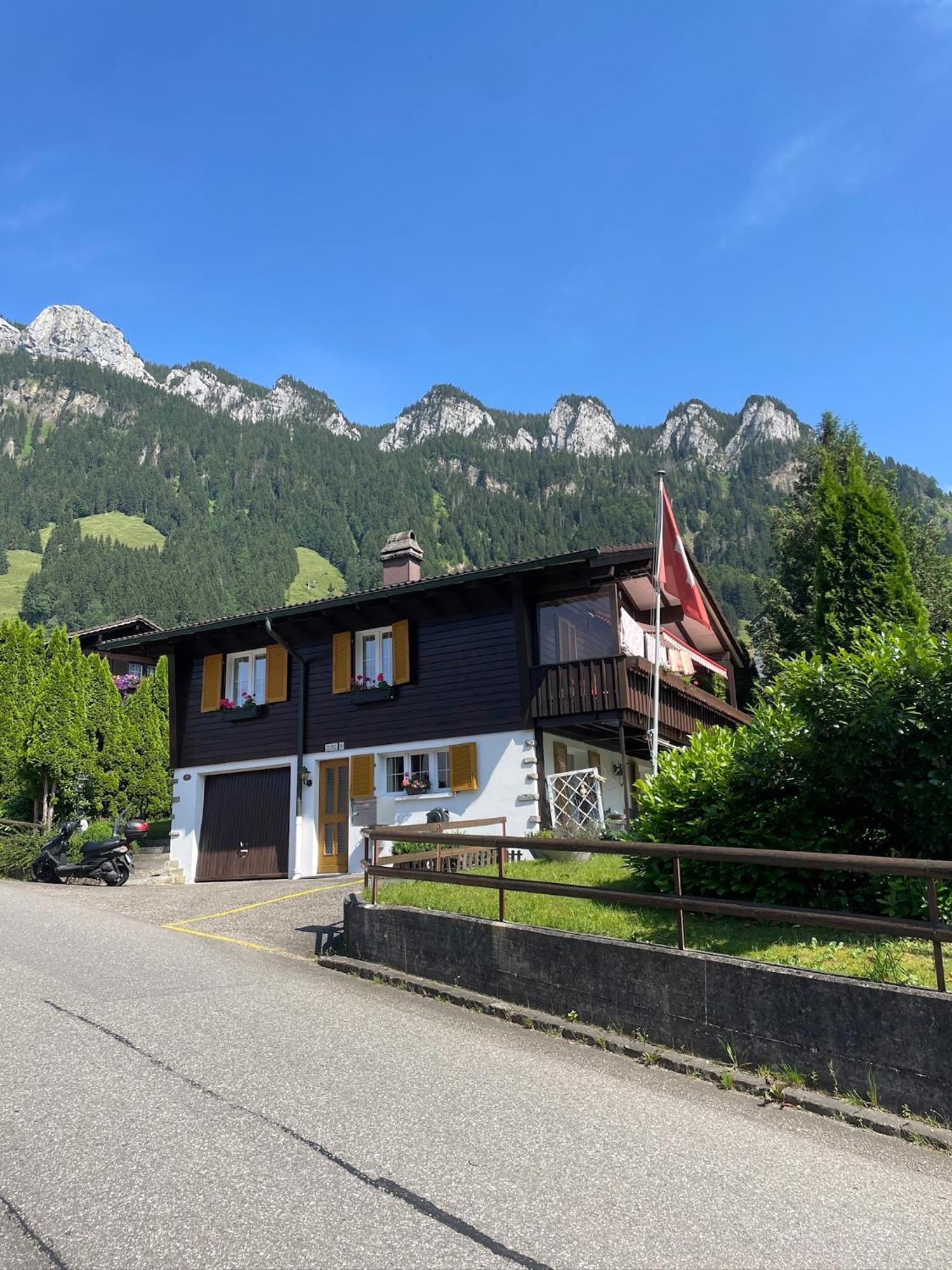 Free Spirit Chalet Fluehli Luaran gambar